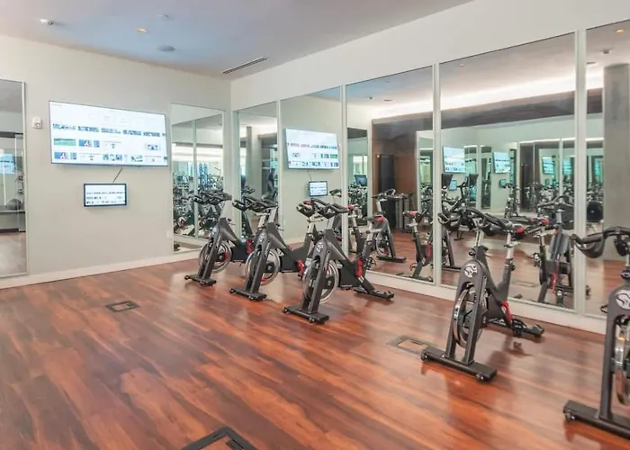 Apartamento Spotless 1bd - Pool, Gym, Parking, W-d - Sleeps 4