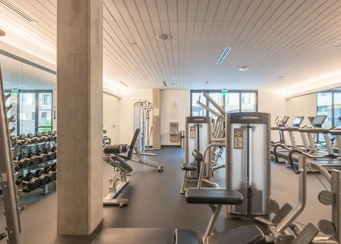 Apartamento Spotless 1bd - Pool, Gym, Parking, W-d - Sleeps 4 *
